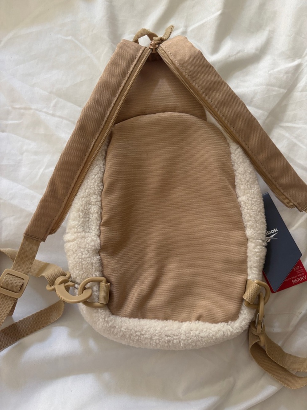 NWT | Reebok Sherpa Convertible Sling Backpack Cream Tan 2-in-1 Crossbody Bag - Picture 5 of 11